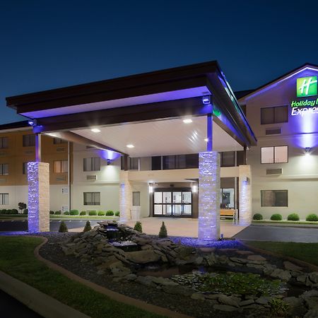 Holiday Inn Express Louisville Northeast, An Ihg Hotel Buitenkant foto