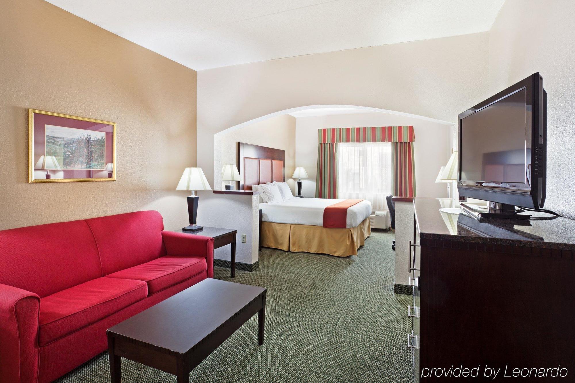 Holiday Inn Express Louisville Northeast, An Ihg Hotel Kamer foto