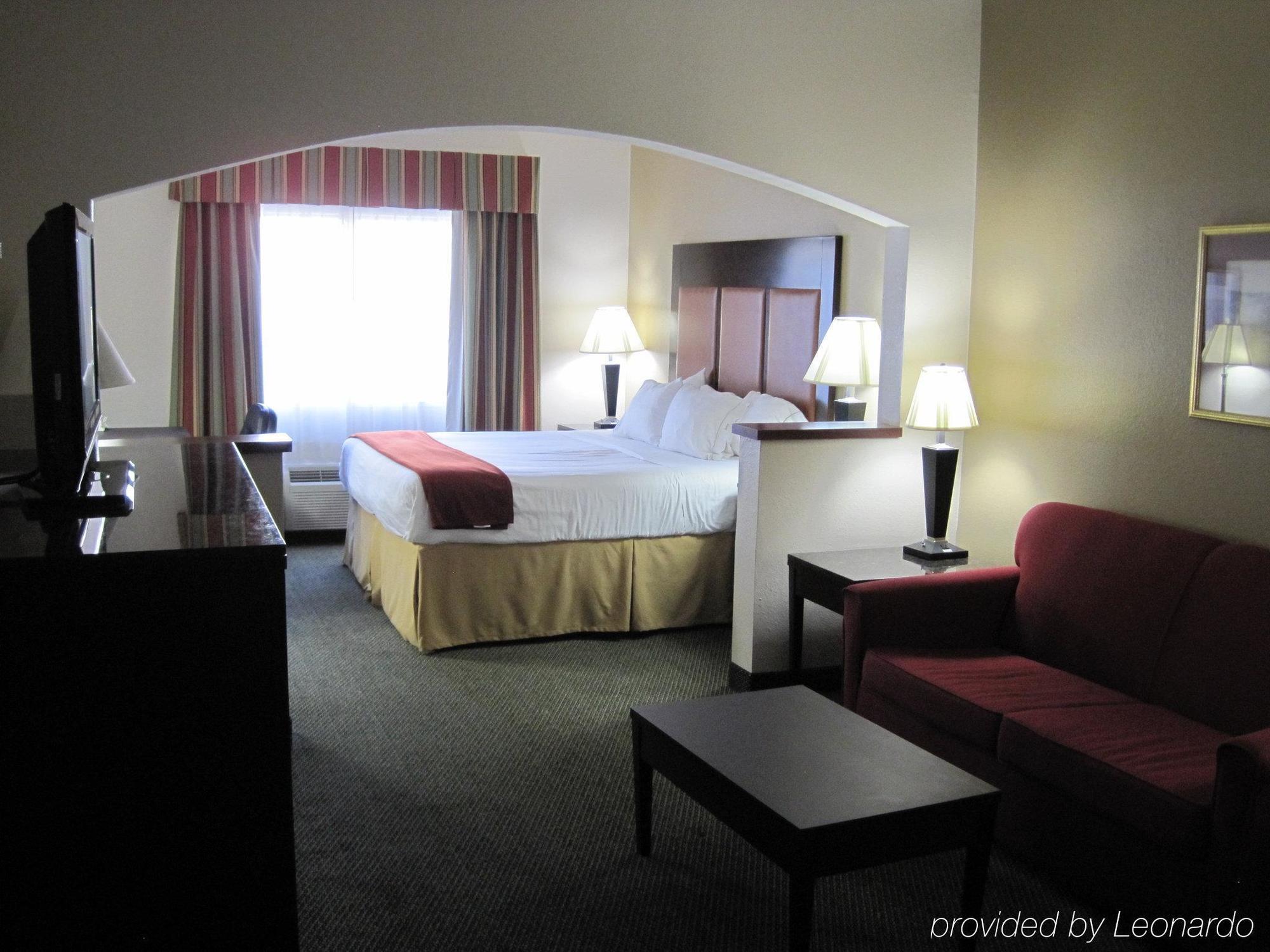 Holiday Inn Express Louisville Northeast, An Ihg Hotel Buitenkant foto