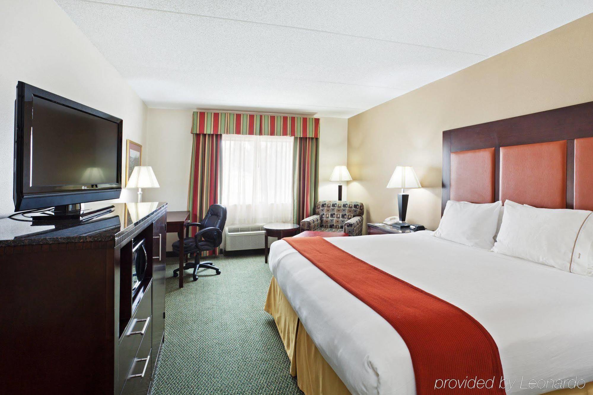 Holiday Inn Express Louisville Northeast, An Ihg Hotel Buitenkant foto