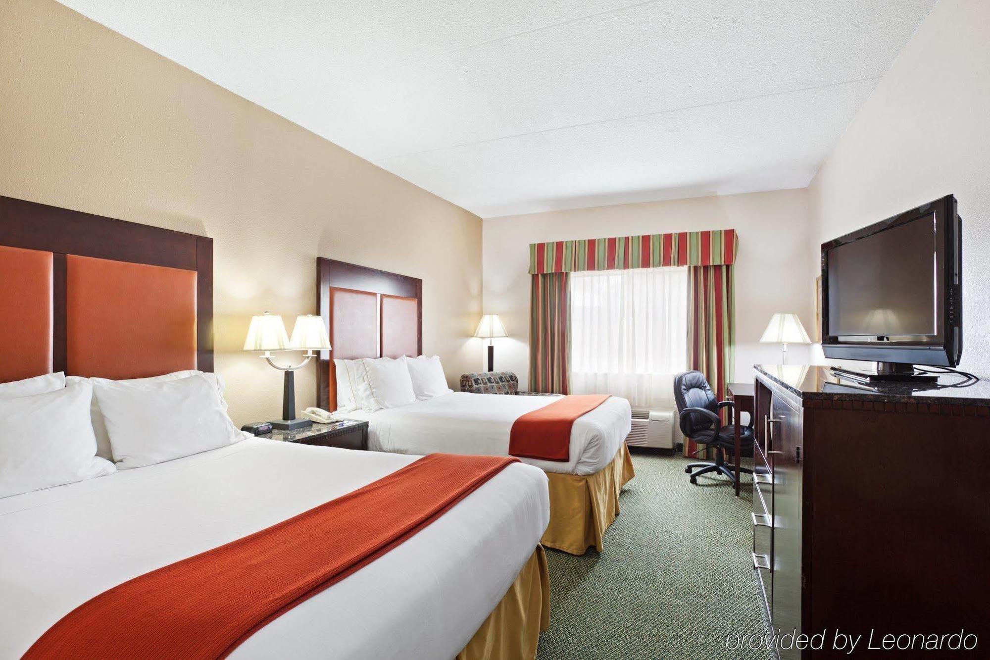 Holiday Inn Express Louisville Northeast, An Ihg Hotel Kamer foto